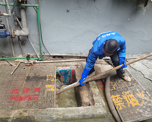 老街街道清掏化粪池