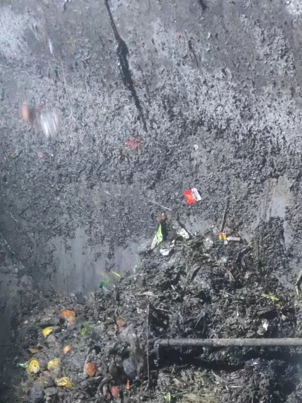 老街街道污水池清理