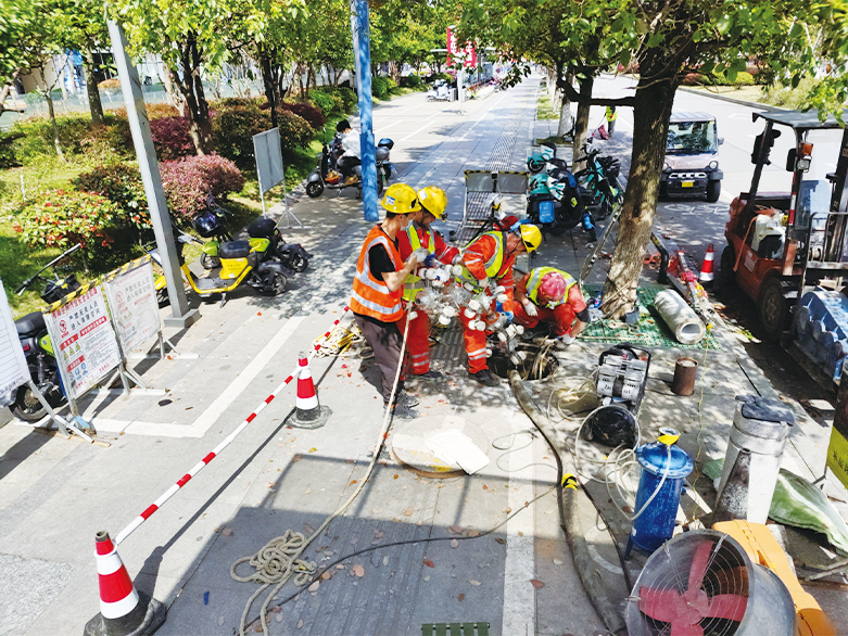  老街街道UV-CIPP紫外光固化修复